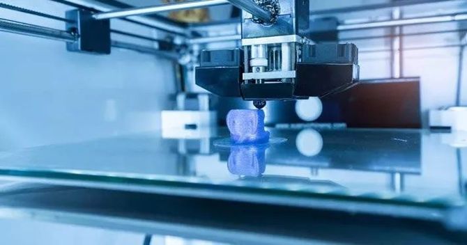 3D打印，重塑制造业的未来——以某知名3D打印机公司为例