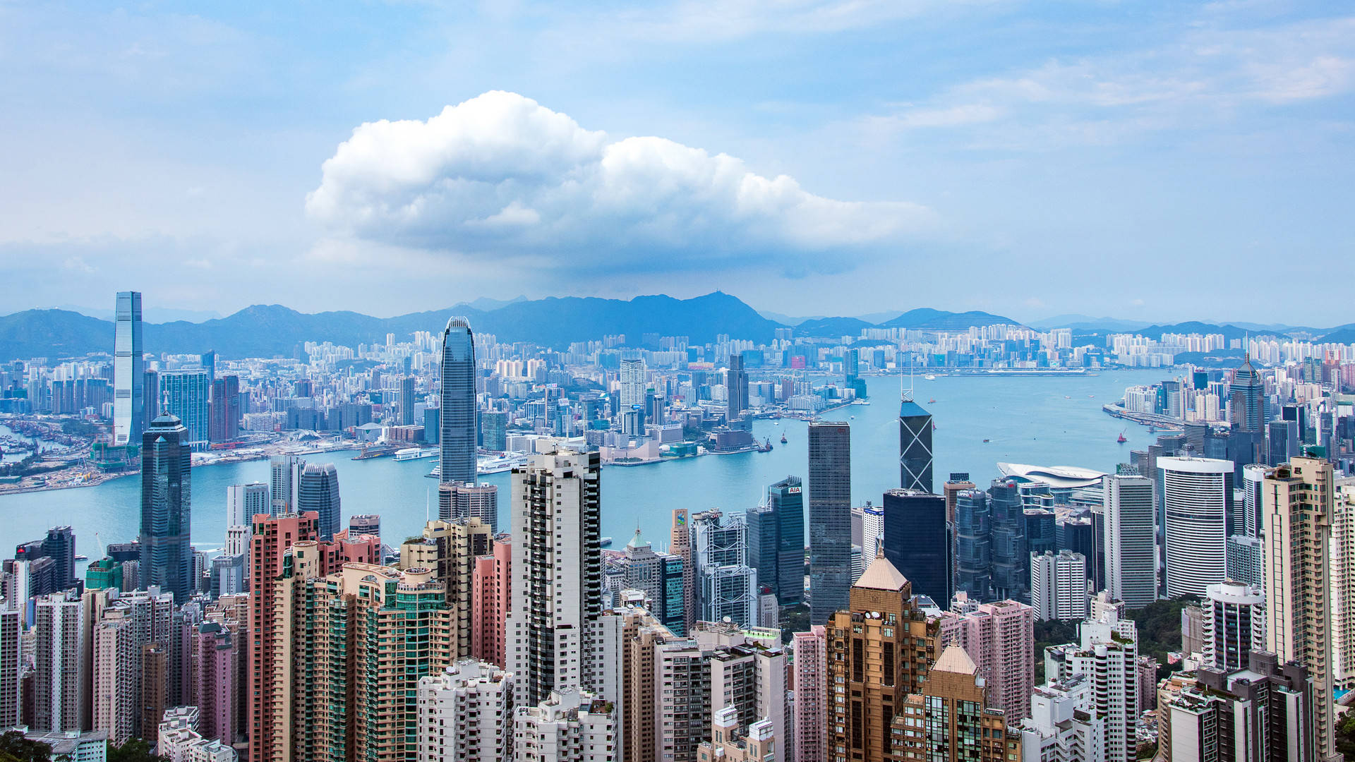 2046年，香港正版挂牌—重塑文化市场版图的新篇章2024香港正版挂牌120期