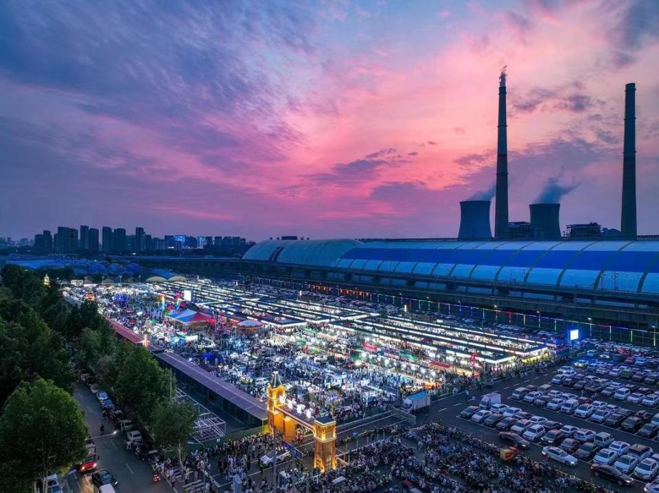 2035年，澳门特马之夜—未来与传统的璀璨交汇2023今晚澳门特马开什么十开奖结果课(友情提示)